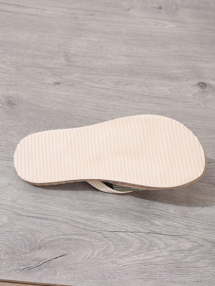 CAMILLA | COMFORTABLE CRISS-CROSS FLAT SANDALS