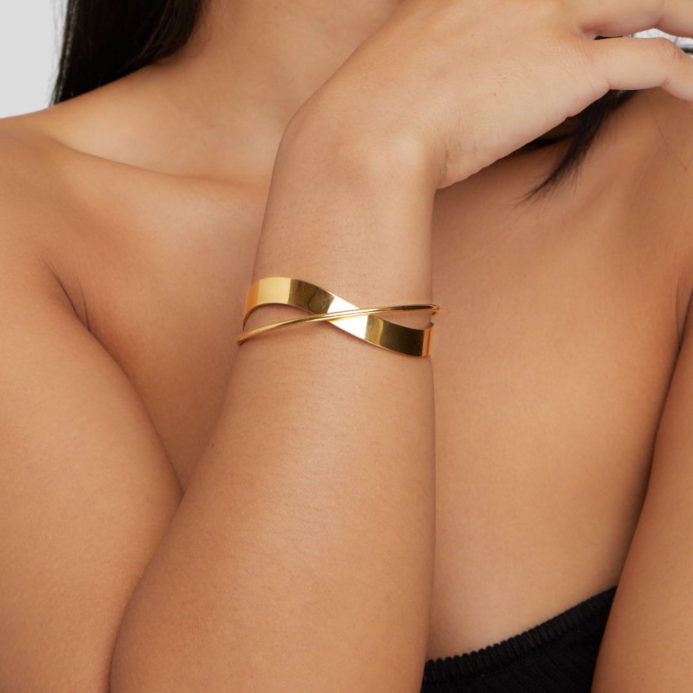 SOPHIA | STYLISH GOLD BANGLE