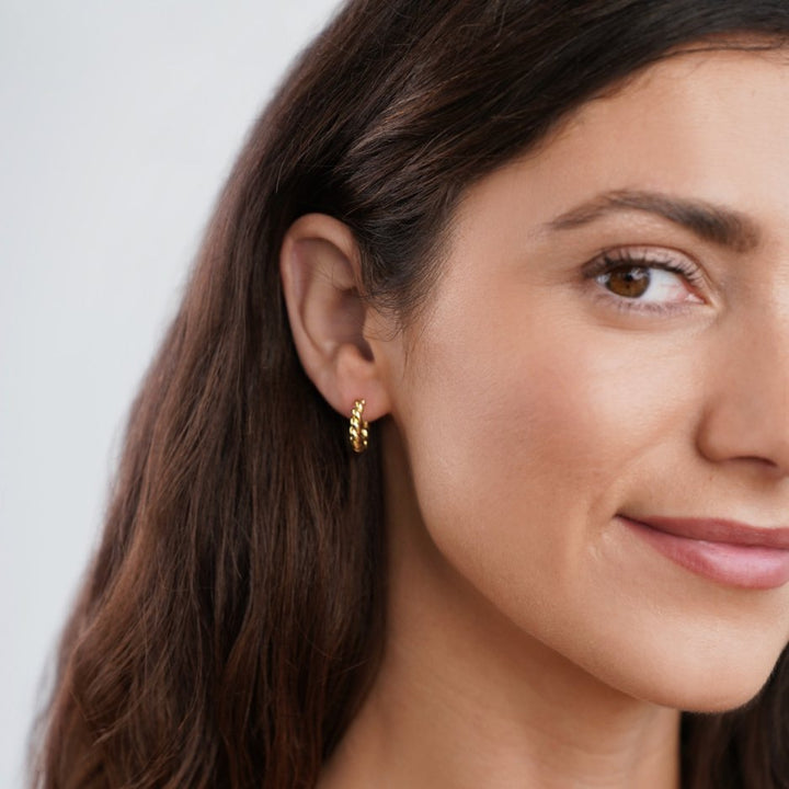 KRYSTAL | STYLISH TWIST EARRINGS